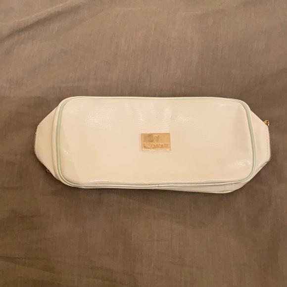 Cosmetic bag - Picture 1 of 4